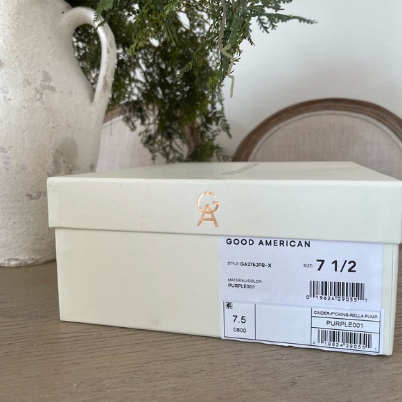 Good American Cinderella Lucite Pumps - Purple - Picture 9 of 9